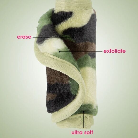 The Original Makeup Eraser Mini Camo Makeup Eraser - Picture 6 of 7